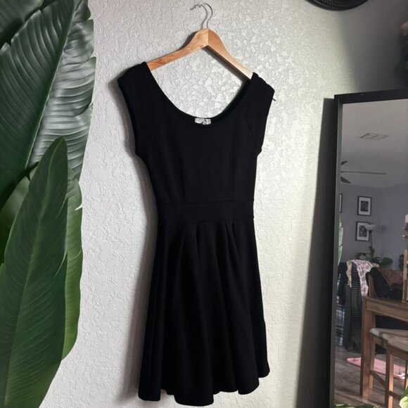Cotton On Black Fit & Flare Dress – Cap Sleeve, Skater Style - Picture 1 of 3